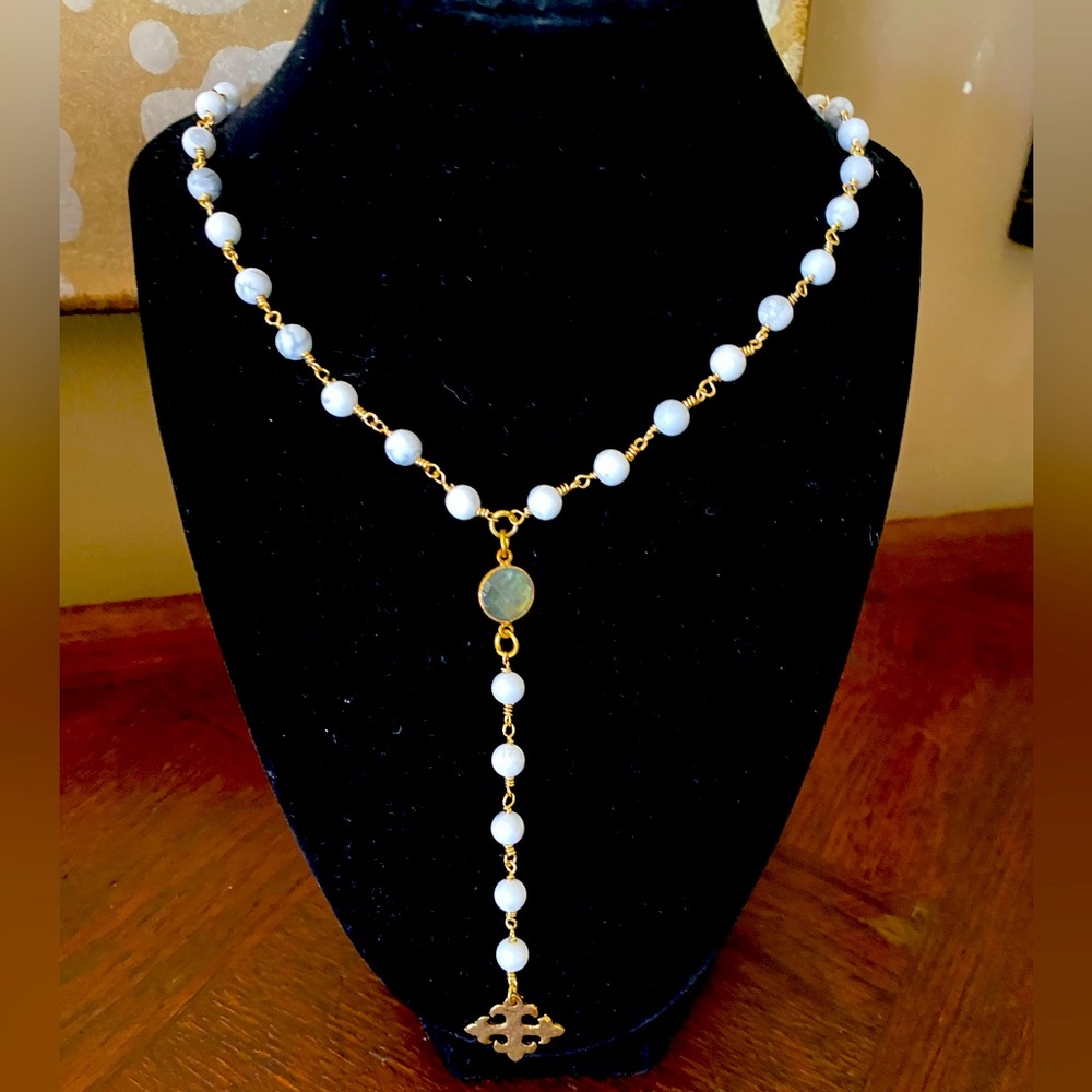 Beaded necklace with drop accent